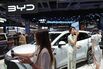China’s Carmakers Roll Out Red Carpet for Reporters, Influencers