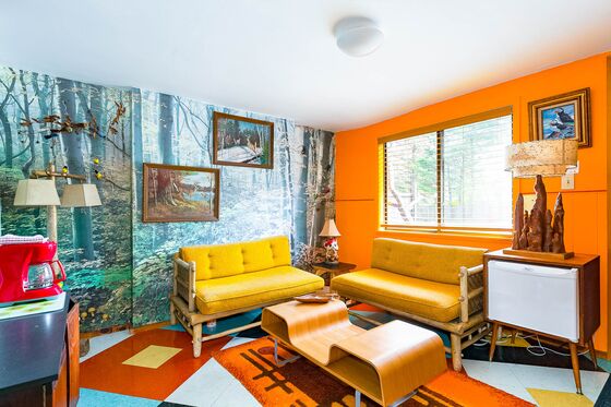 The B-52s’ Kate Pierson Is Selling Her Woodstock-Area Motel