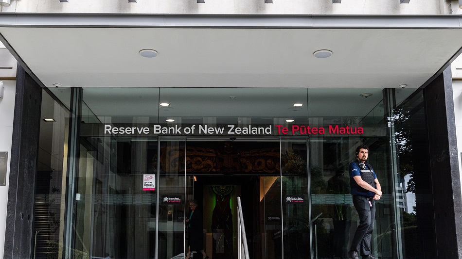Watch RBNZ Raises Key Interest Rate to 5.5% From 5.25% - Bloomberg