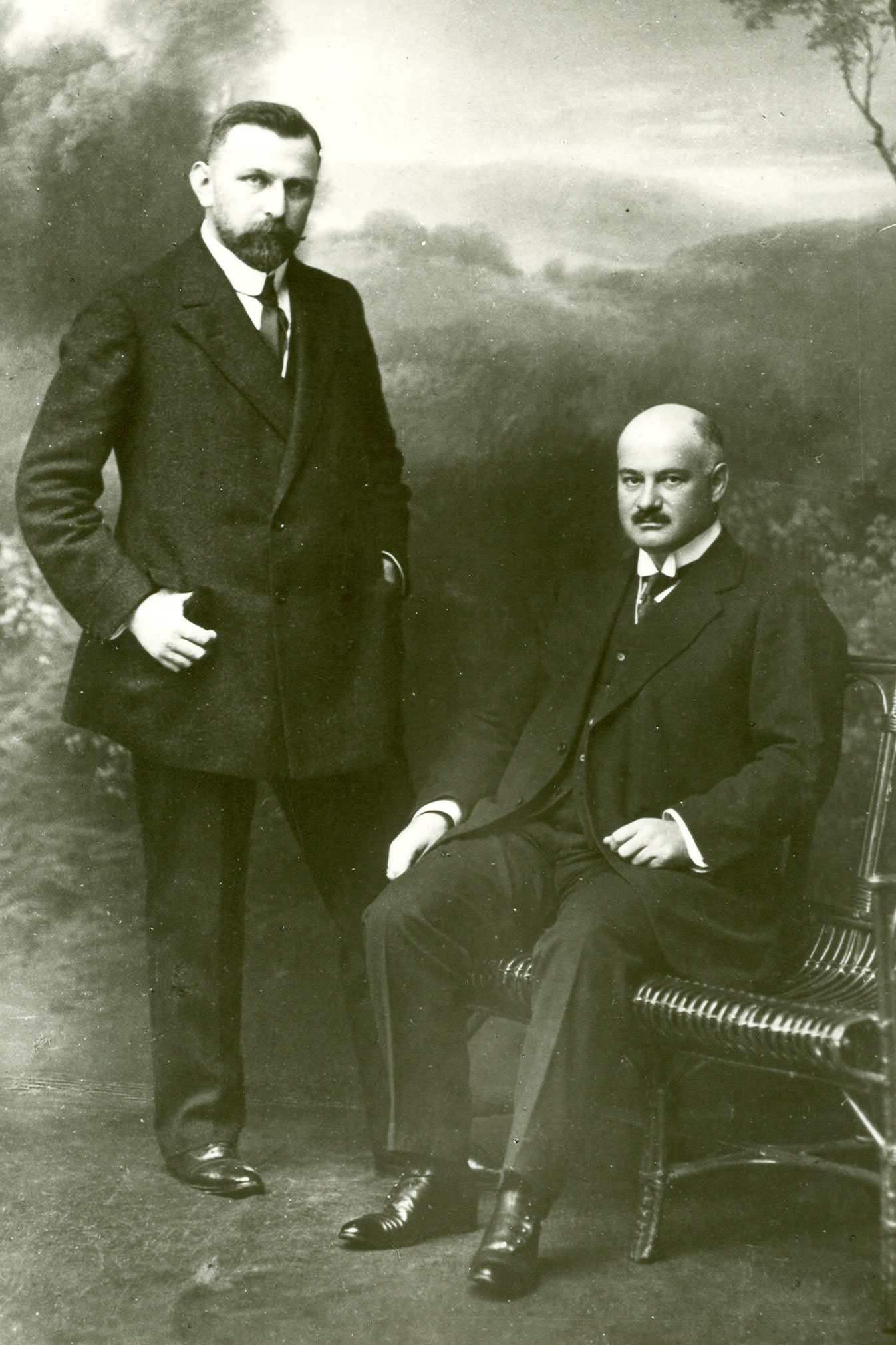 Fritz Hoffmann (right),&nbsp;founder of&nbsp;F. Hoffmann-La Roche &amp; Co., with chemist Emil Barell in 1898.&nbsp;