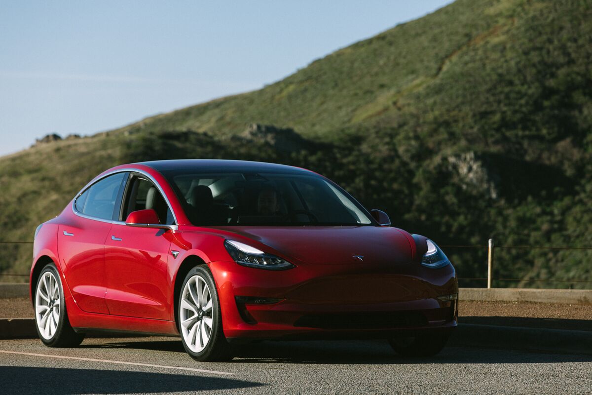 tesla s production problems spawn a legion of model 3 stalkers