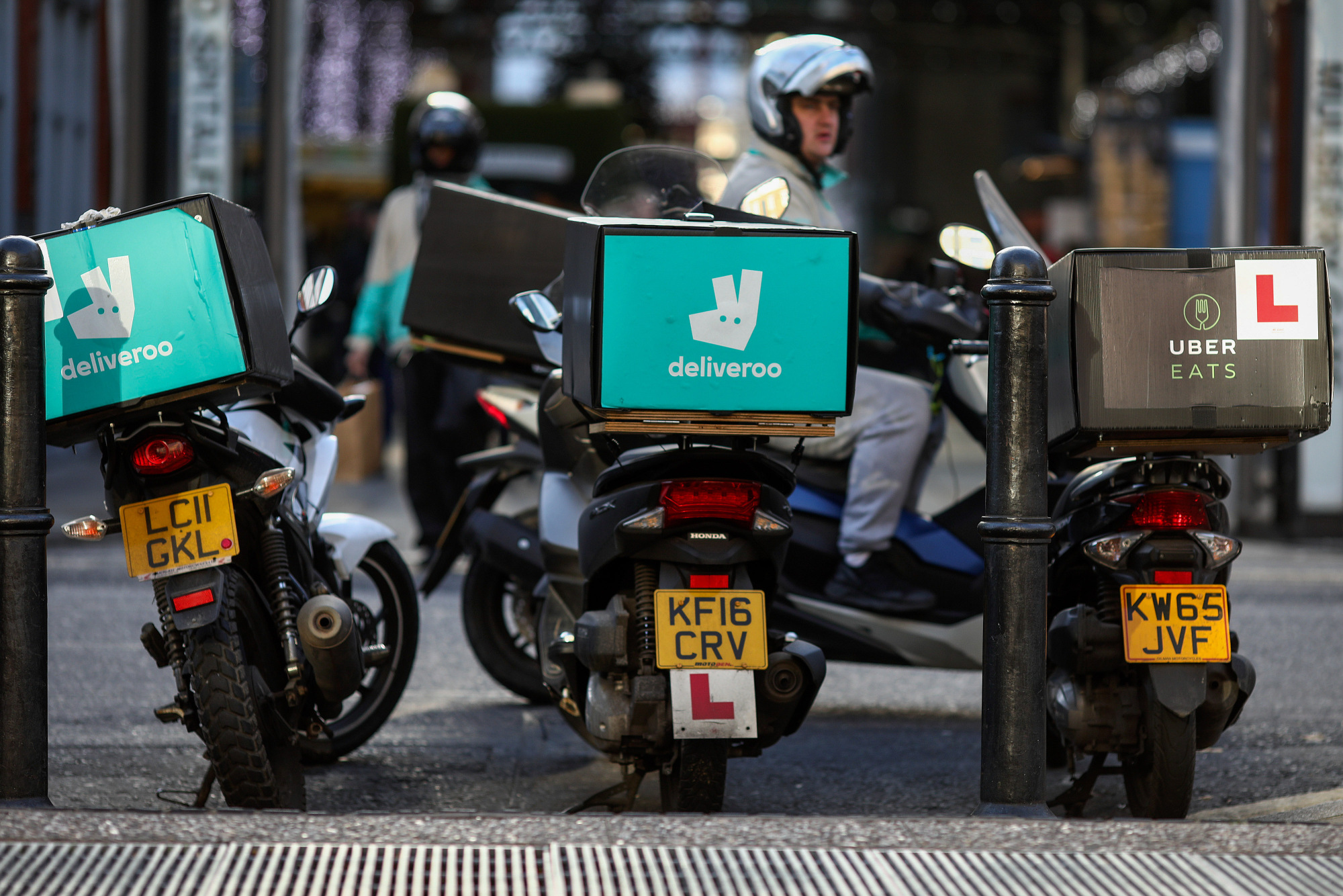 Amazon’s Deliveroo Deal Faces Review From U.K. Watchdog Bloomberg