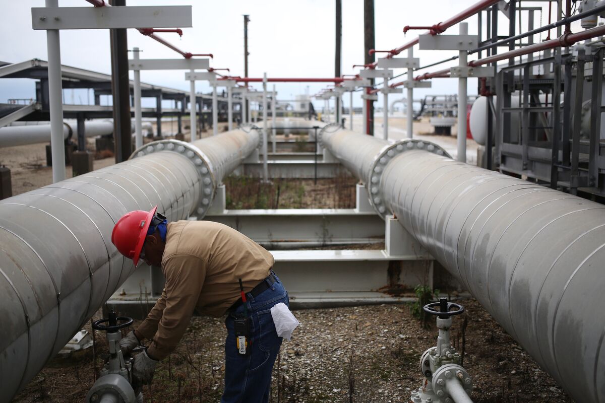 Will Gas Prices Rise Over Ukraine? U.S. Considers New Oil
