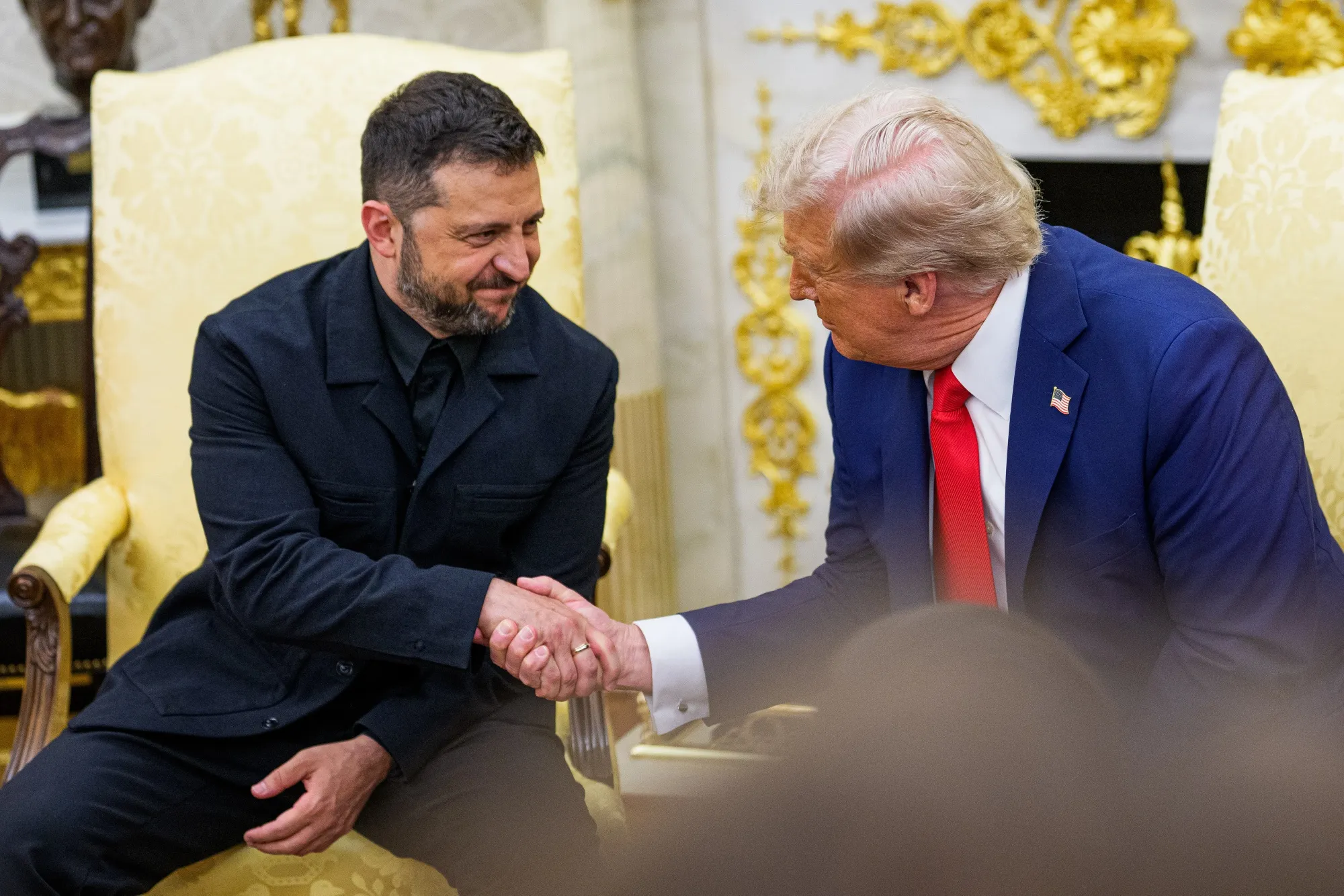 Volodymyr Zelenskiy, Ukraine's president, left, and US President Donald Trump during a meeting in the Oval Office of the White House in Washington, DC, US, on Monday, Aug. 18, 2025. US President Donald Trump said he hoped to secure an agreement for a trilateral meeting with Vladimir Putin and Ukrainian President Volodymyr Zelenskiy as he welcomed the Ukrainian leader to the White House for high-stakes talks on bringing an end to Russia's war on Ukraine.