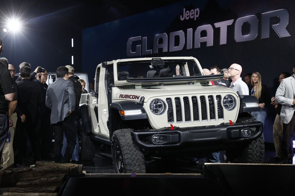 日本で快走続ける ジープ 新生ステランティスのけん引役に Bloomberg