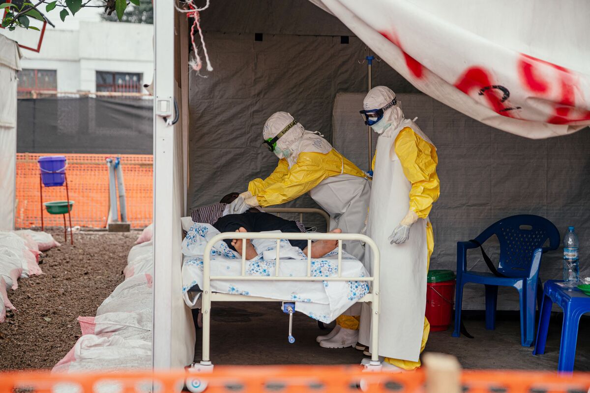 Ebola Patients Flee Treatment Centers in Congo for Food as Hunger Crisis Deepens