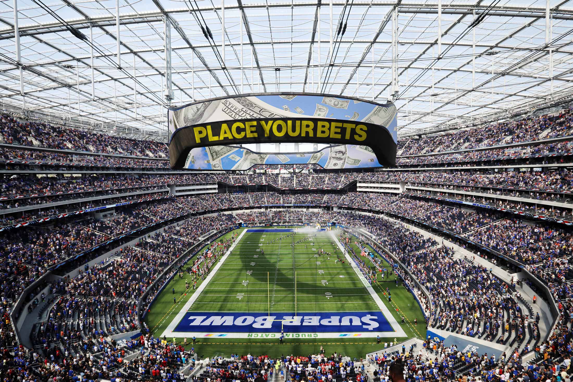 Why Super Bowl LVI Will Be Biggest for Gambling Apps Like DraftKings,  FanDuel - Bloomberg