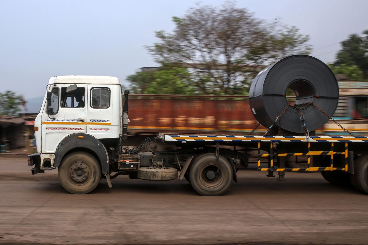 bloomberg.com - Menaka Doshi - India's Economy Sends Mixed Signals as Businesses Juggle War and Trade Shocks