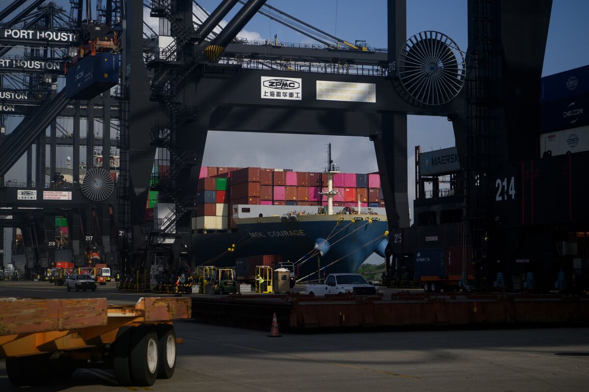 Trump’s Tariffs May Not Pay for GOP Tax Cuts