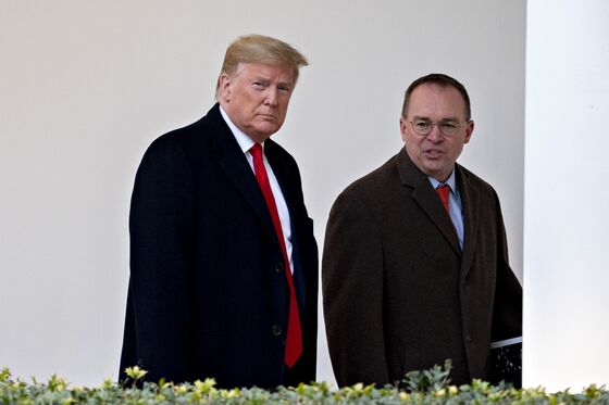 Trump Offers Tepid Support to Mulvaney After U.K. Comments