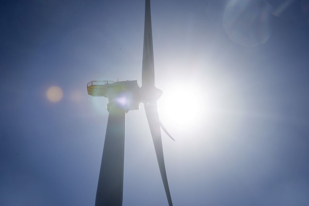 🟪"Trump Revoca Ordinanza: Riparte il Mega Progetto di Energia Eolica da 5 Miliardi a New York"