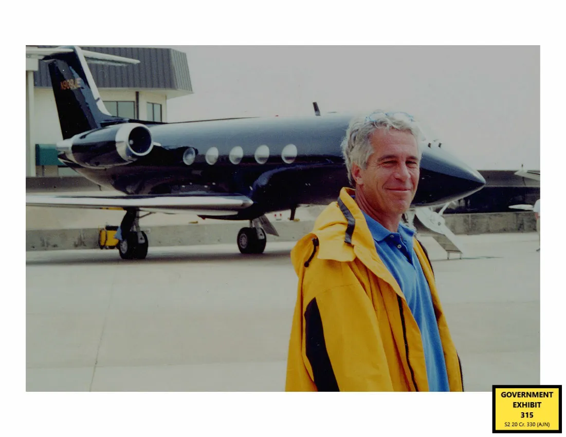 Jeffrey's World: Maxwell Jurors Immersed in Extreme Wealth, Sex - Bloomberg