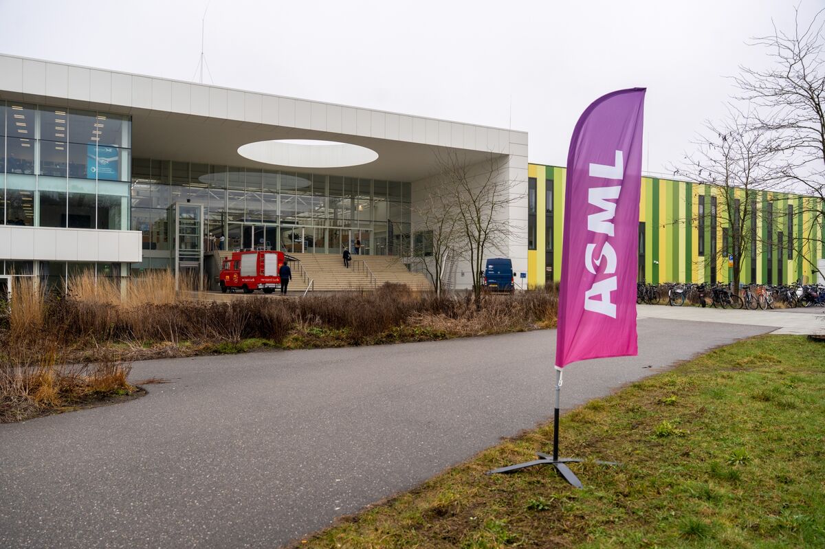 Tech: TSMC announced that ASML's latest chipmaking equipment is deemed too expensive for its current manufacturing needs.