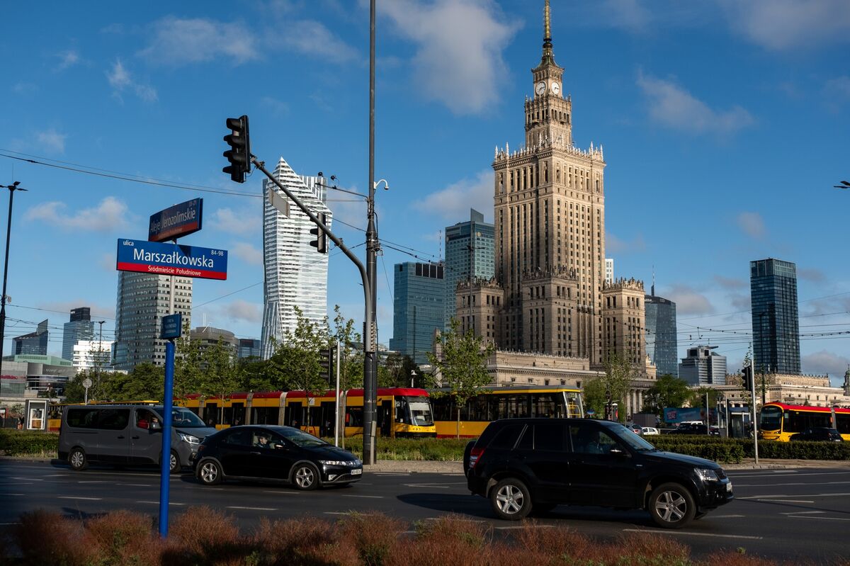 Polish Economy Faces Geopolitical Reality Check, Moody’s Says