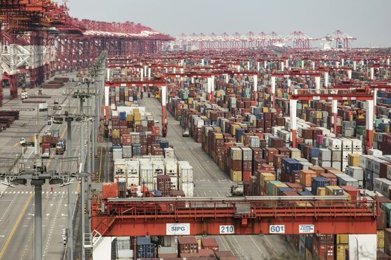 Ship Crews Stuck in Lockdown Strain Global Supply Chains