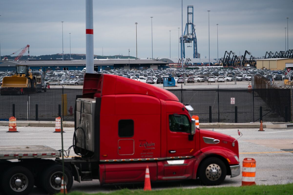 WTO Sees Less Severe Global Trade Slowdown Amid US Front-Loading WTO Sees Less Severe Global Trade Slowdown Amid US Front-Loading