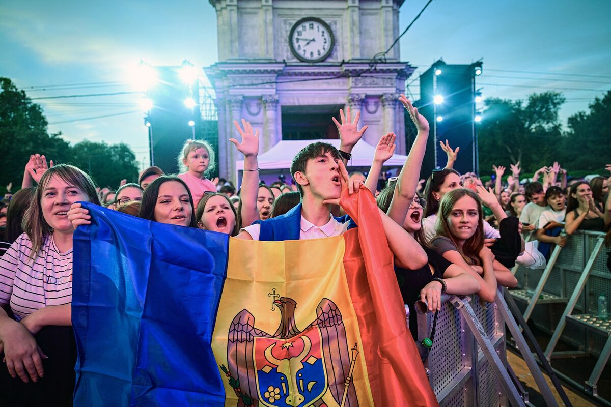 Europe Braces for Moldovan Vote as Litmus Test for Russian Influence Europe Braces for Moldovan Vote as Litmus Test for Russian Influence