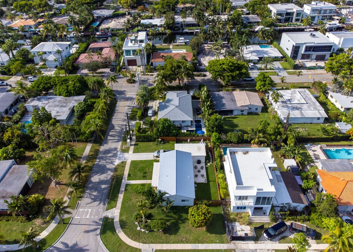 Pimco Sees Mortgage Rates Easing on Fannie-Freddie Purchases