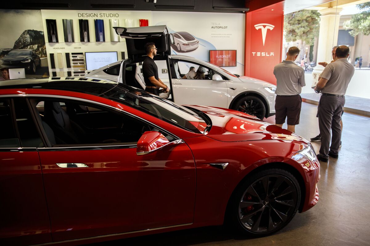 Tesla Analyst Balks at Valuation Despite Regret Over Downgrade - Bloomberg1200 x 800