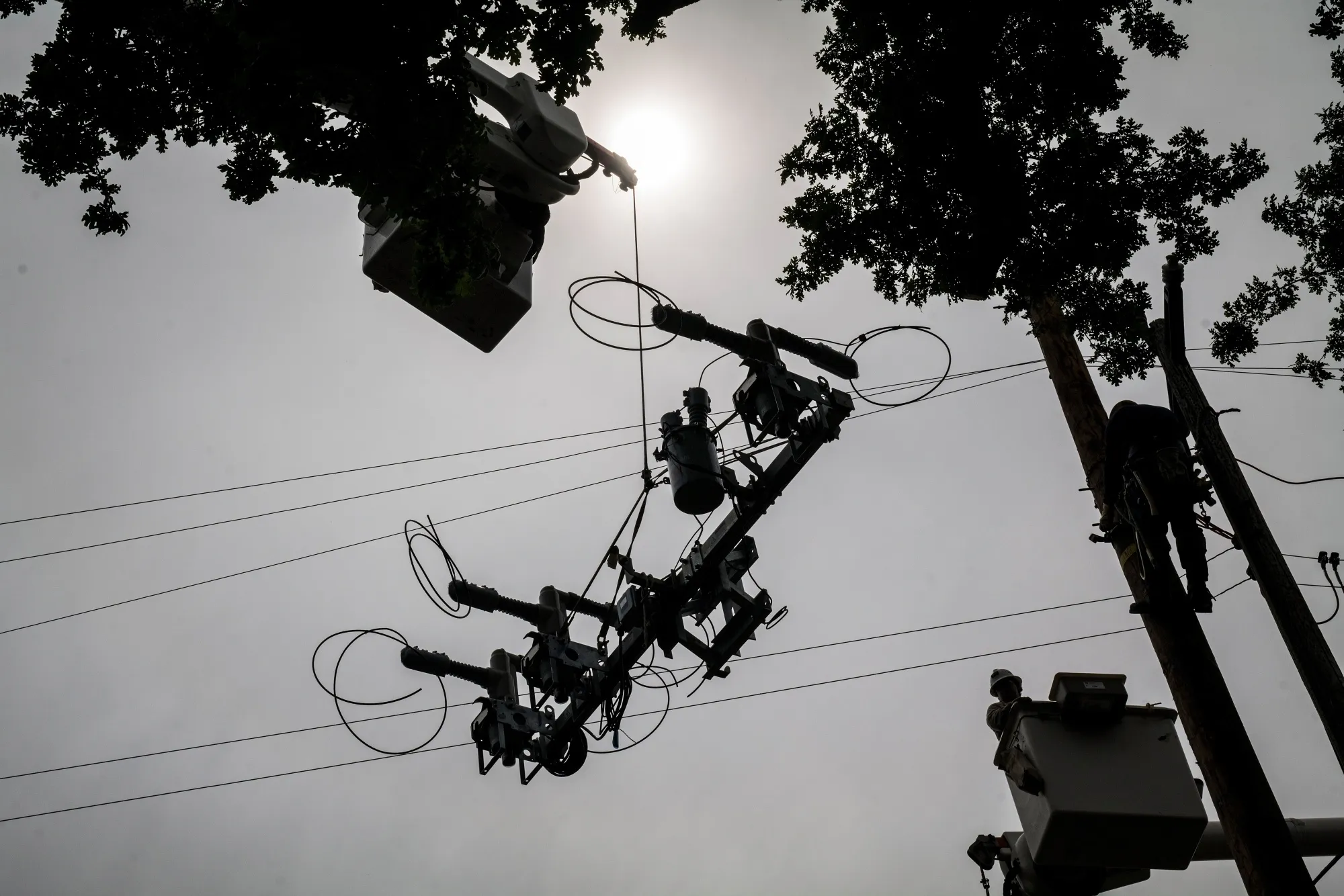 PG&E Crews Install Line Technology To Reduce Impact Of Public Safety Power Shutoffs