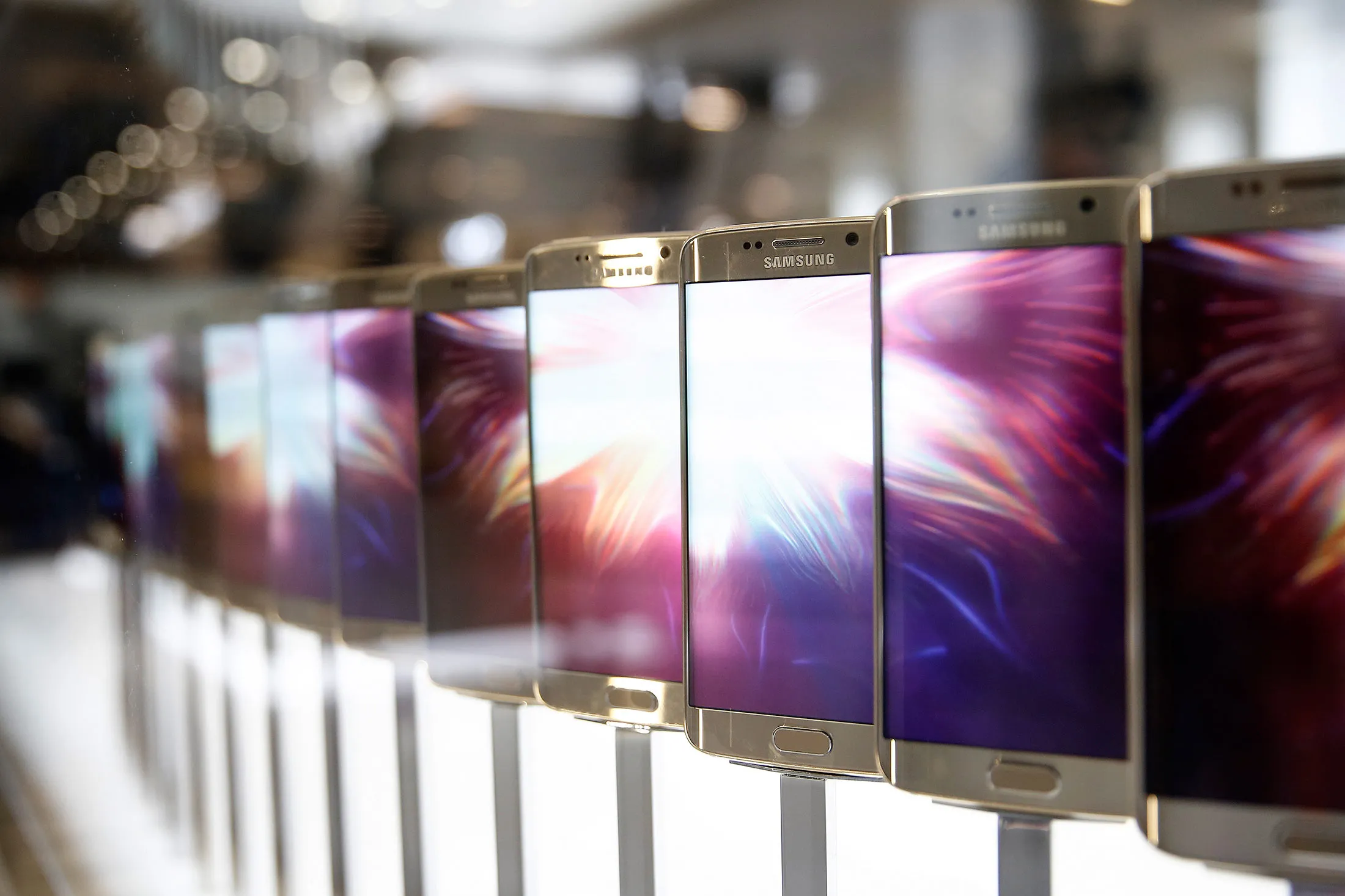 Samsung Galaxy S6 Edge smartphones.
