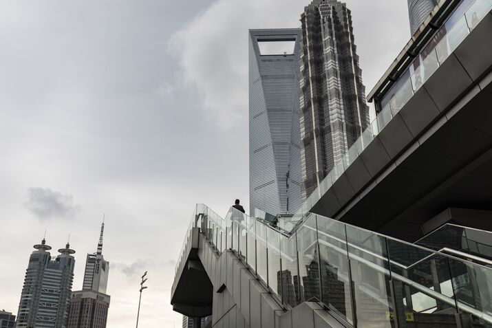 China Markets Face Choppy Return From Holidays as Risks Abound