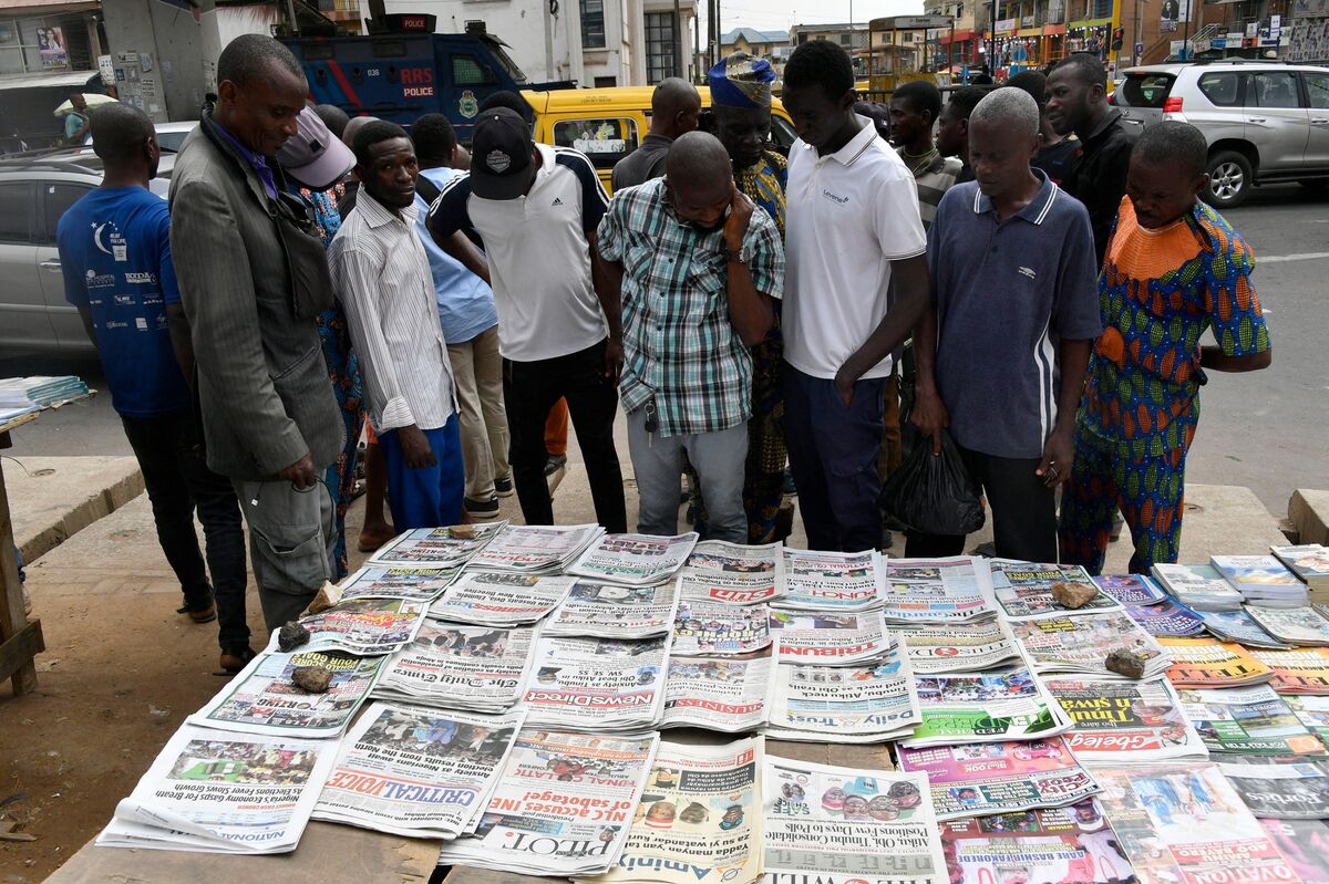 Old Rivals Face Off in Nigerian Election Déjà Vu