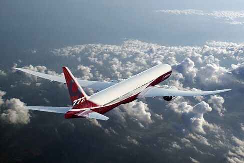 With Unrest in Seattle, Boeing Gets a Bidding War for the 777X
