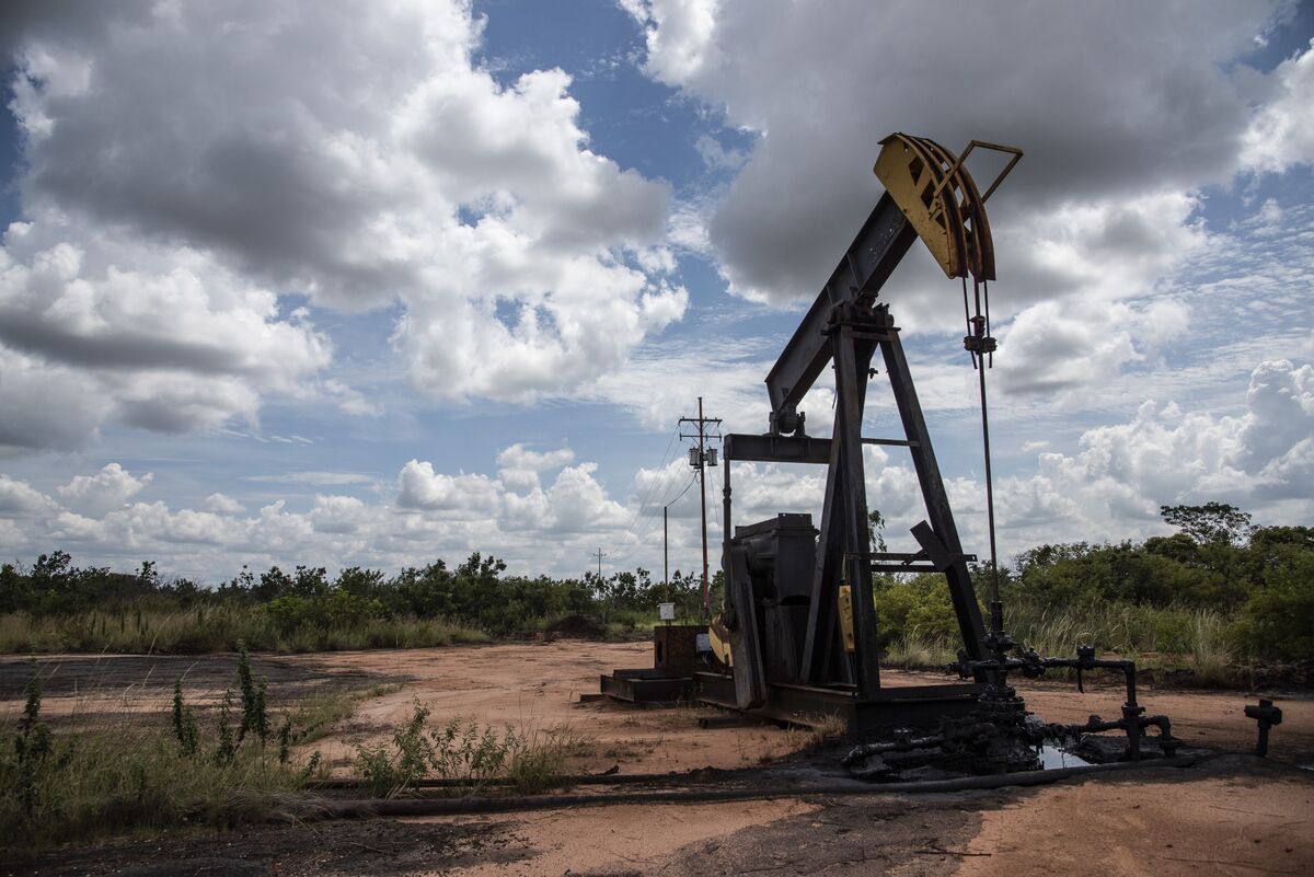 bloomberg.com - Venezuela Oil Output Slows 25% in Orinoco Belt Under US Pressure