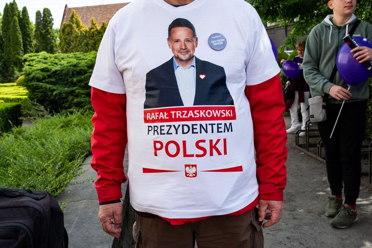 Poland Presidential Election Nears Runoff Between Trzaskowski, Nawrocki