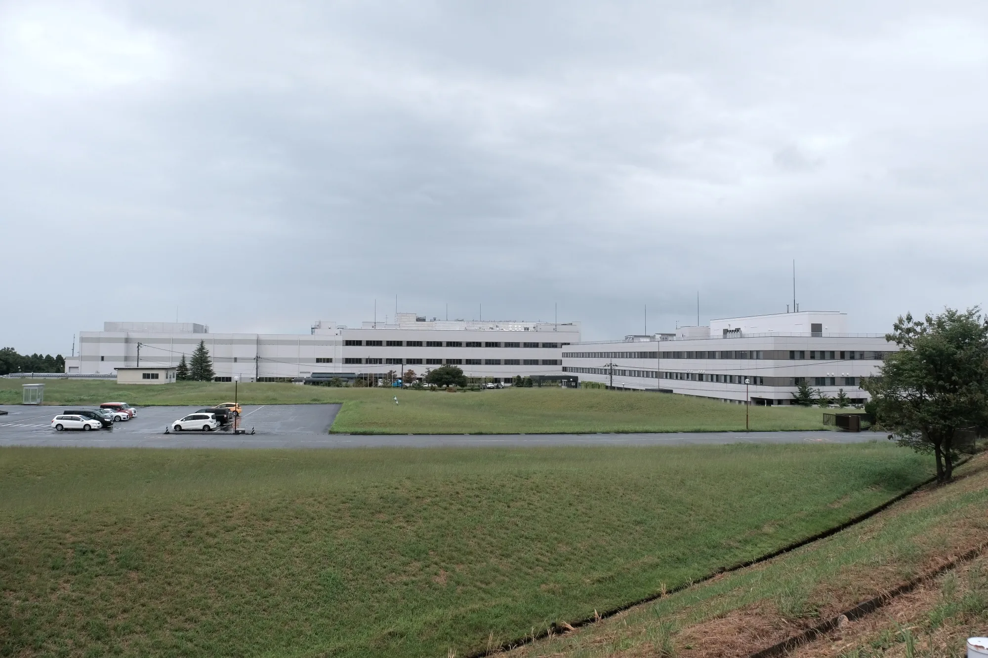 KKR傘下のKOKUSAI上場、終値は公開価格を28％上回る - Bloomberg