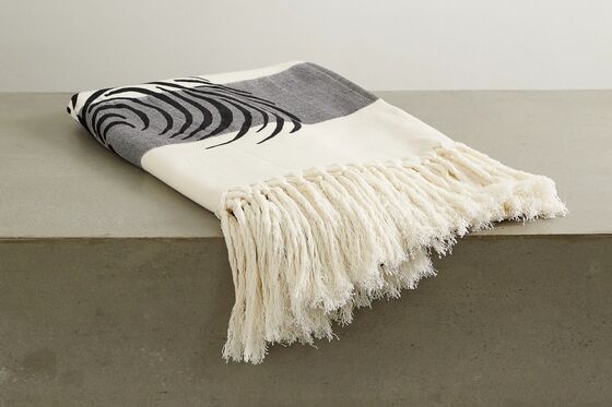 Summer Will Be Better When You Score a Sumptuous Beach Towel