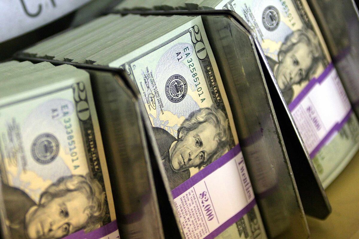 America Winning ‘Cold Currency War’ to Weaken Dollar, Pimco Says