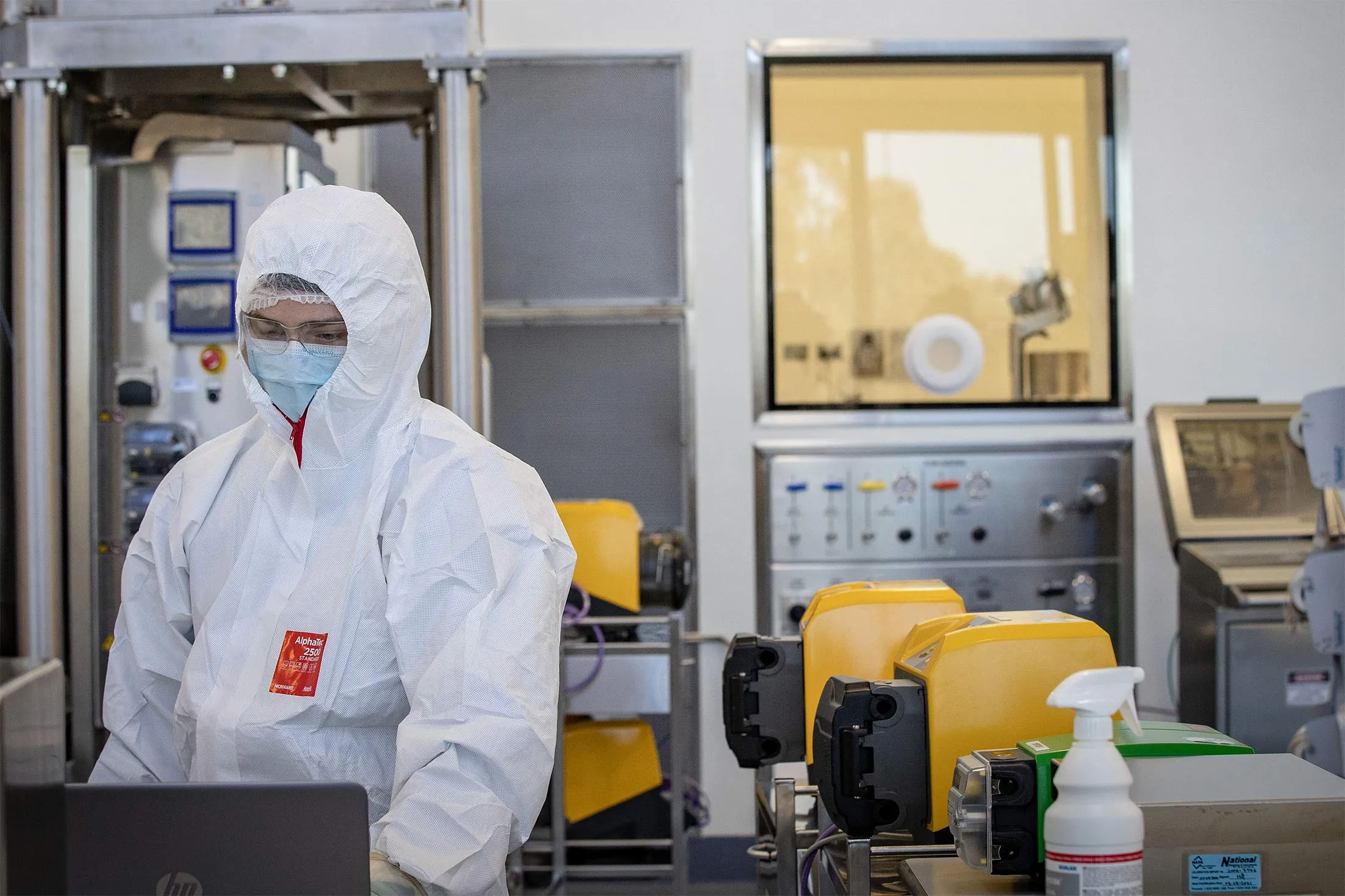 CSL staff work&nbsp;in the lab&nbsp;in Melbourne, Australia, on Nov. 8.&nbsp;&nbsp;