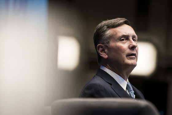 Clarida Says Fed May Begin Talking Taper at Coming Meetings