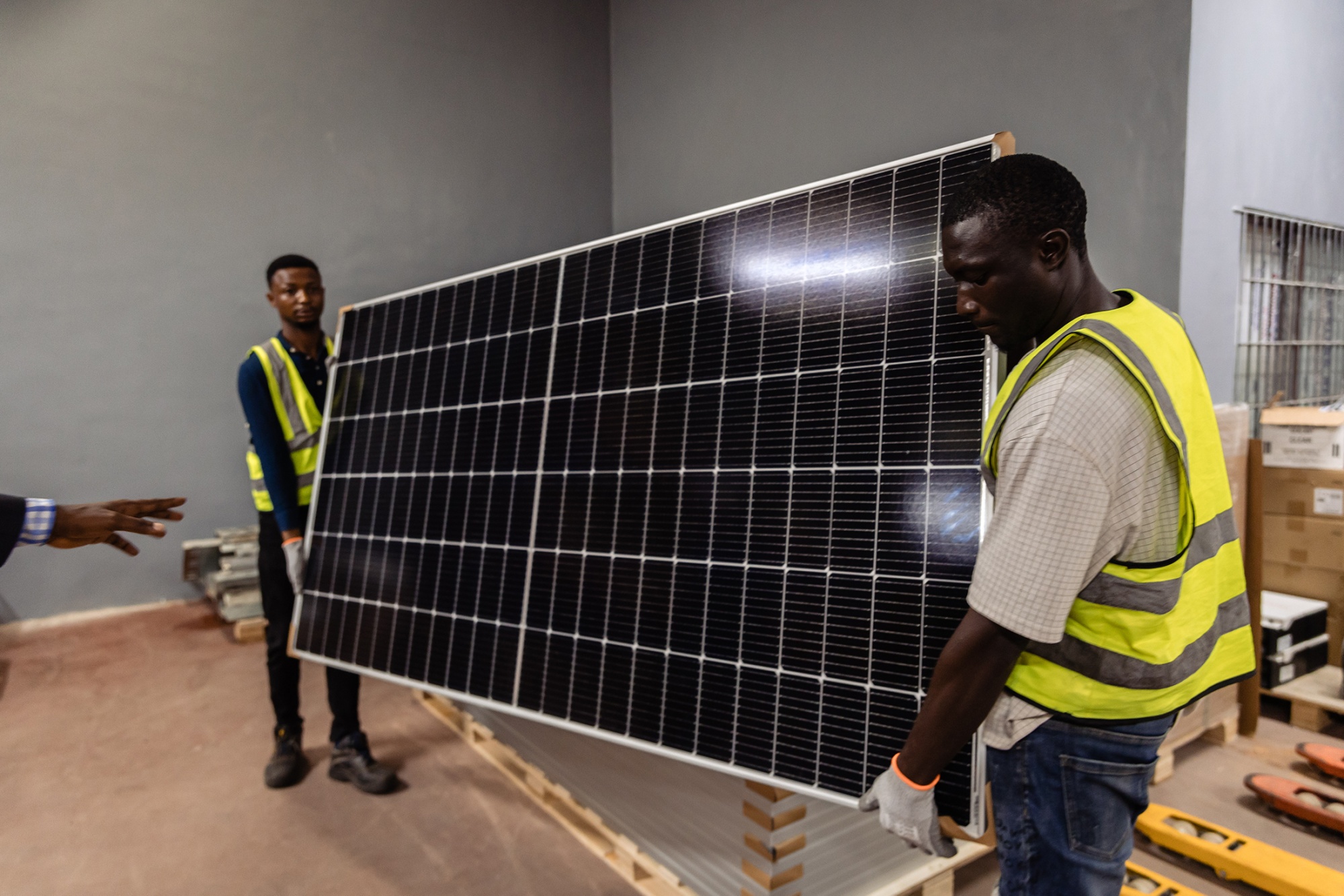 Nigeria's Solar Gamble Forces Millions in Lagos to Unplug From Dirty  Generators - Bloomberg