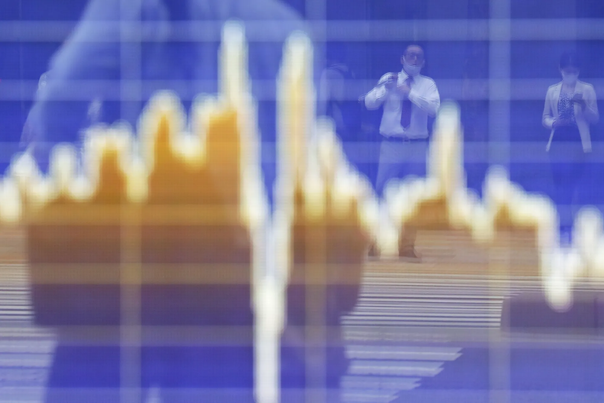 Japan Stocks Look to Cap Fourth Weekly Gain After Rate Decisions