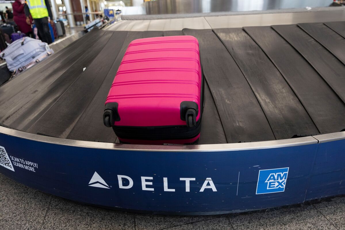 bloomberg.com - Sri Taylor - Delta Cuts Profit Outlook as Surging Fuel Prices Hit Airlines
