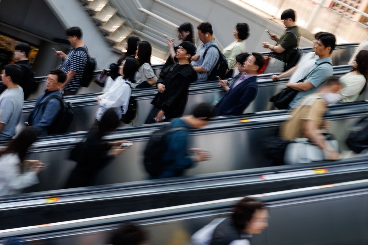 S. Korea’s Inflation Accelerates, Supporting BOK’s Hawkish Tilt