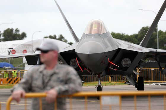 Lockheed F-35’s Tally of Flaws Tops 800 as ‘New Issues’ Surface