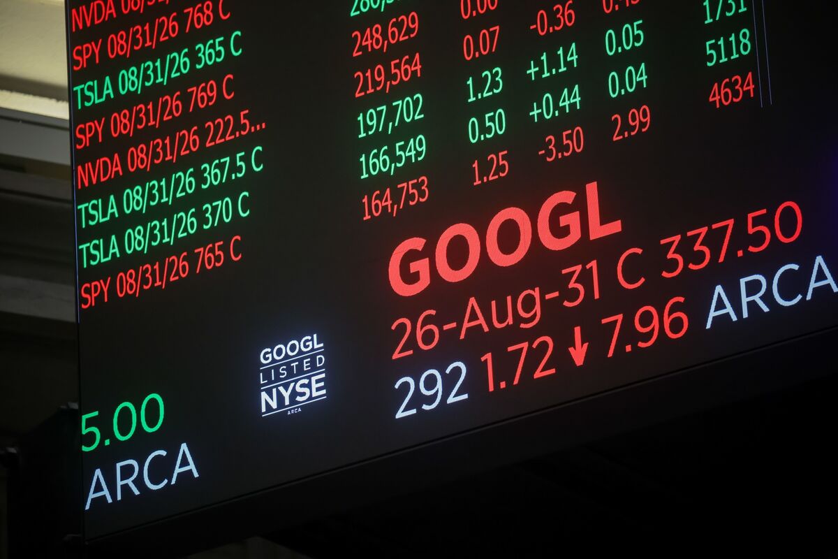 Tech Rally Stalls on Mixed Earnings