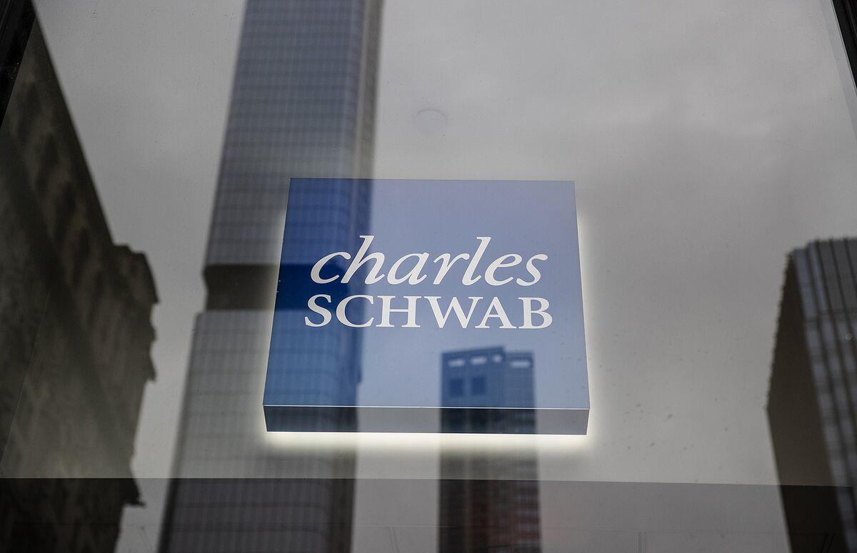 who is charles schwab owned by - Ilustrasi 3
