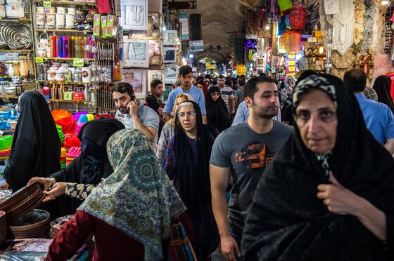 Iran Tested as Trump Tightens Sanctions Screws