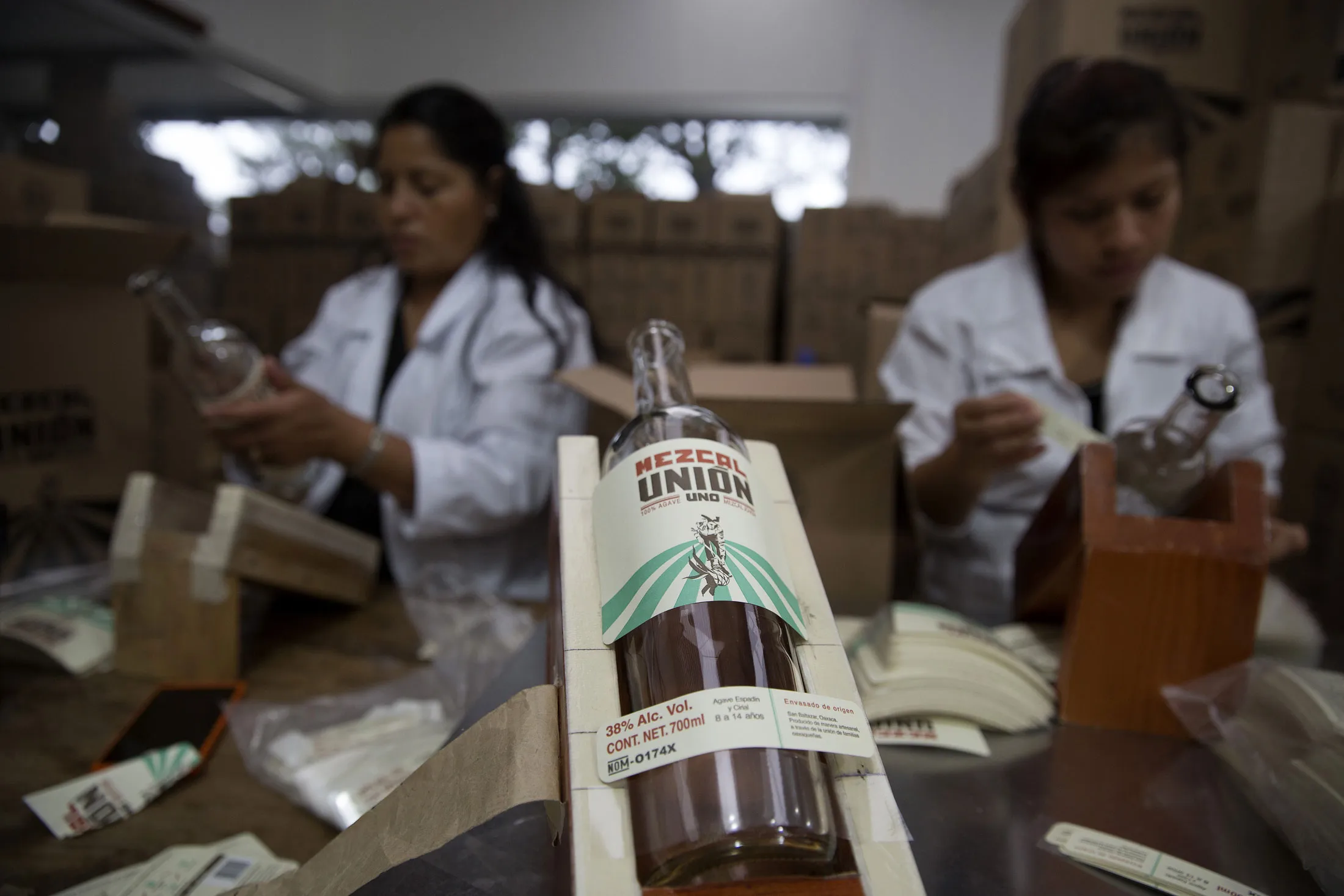 1476923326_retail_mezcal44-1