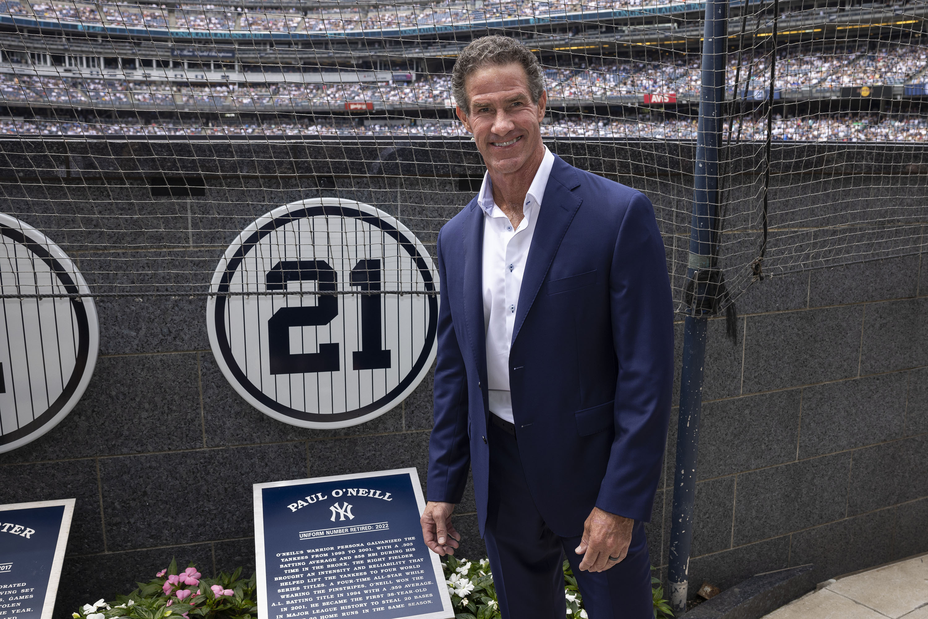 Yankees Retire Paul O'Neill's No. 21 Jersey, Cashman Booed - Bloomberg