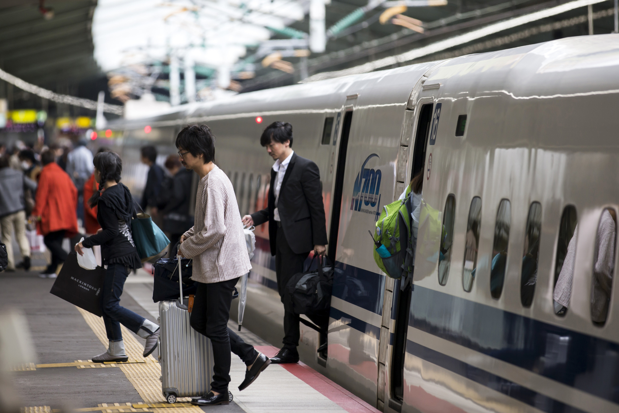 Train programs. Западная Япония транспорт. Japan track Kobe.