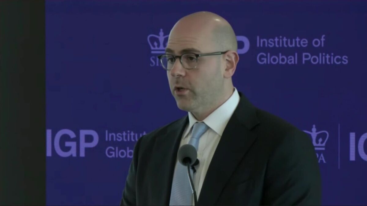 ⚫️ BLOOMBERG: Il governatore della Federal Reserve: "Politica monetaria eccessivamente restrittiva in un contesto di inflazione benigno"