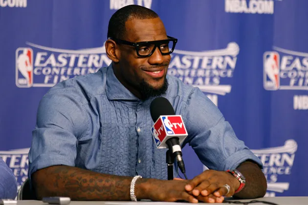 An NBA Stylist Tells Why LeBron Sports Eyeglasses