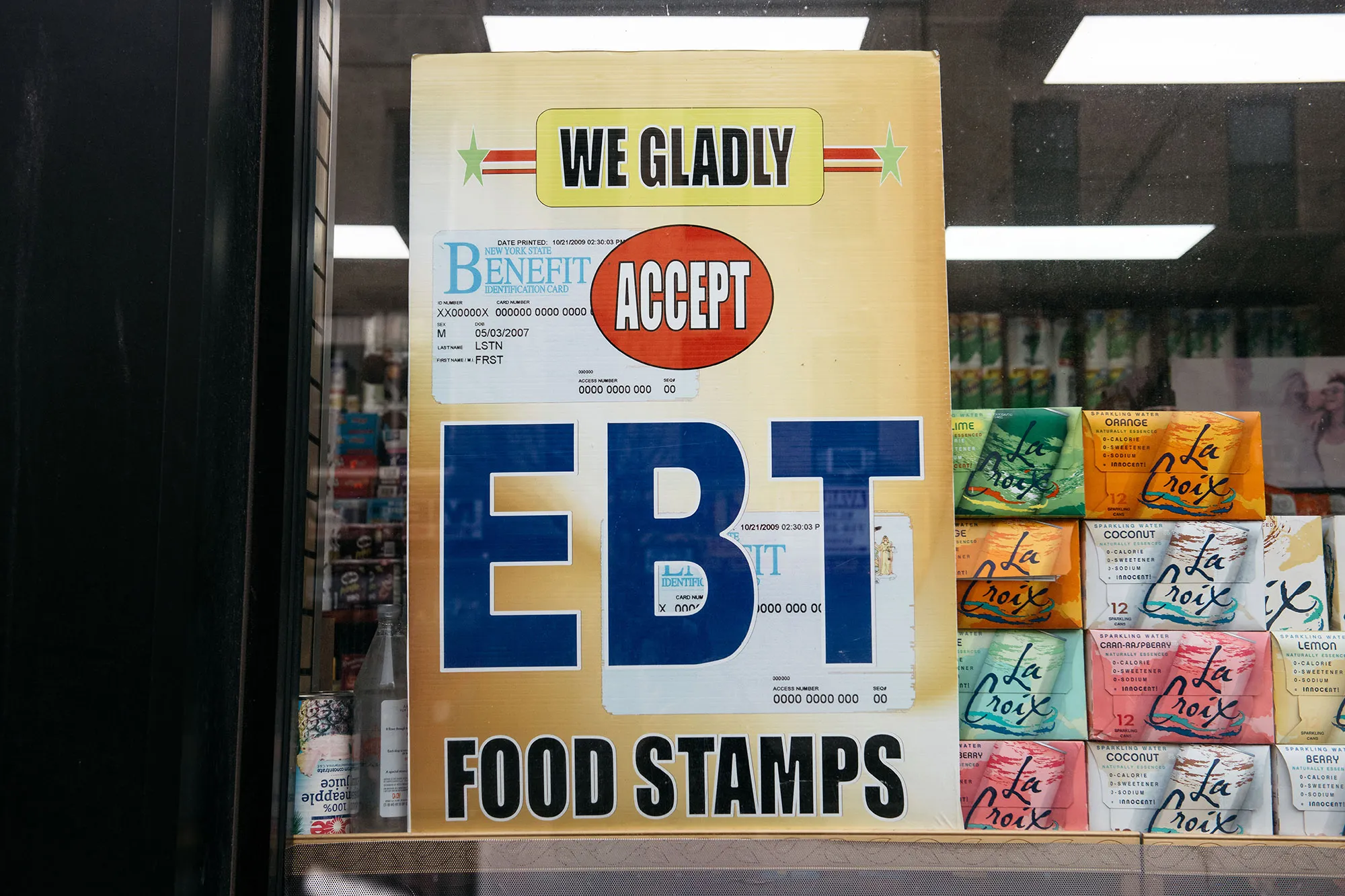 A sign in New York at a grocery accepting food stamps.&nbsp;