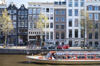 Why Amsterdam’s Canal Houses Have Endured for 300 Years